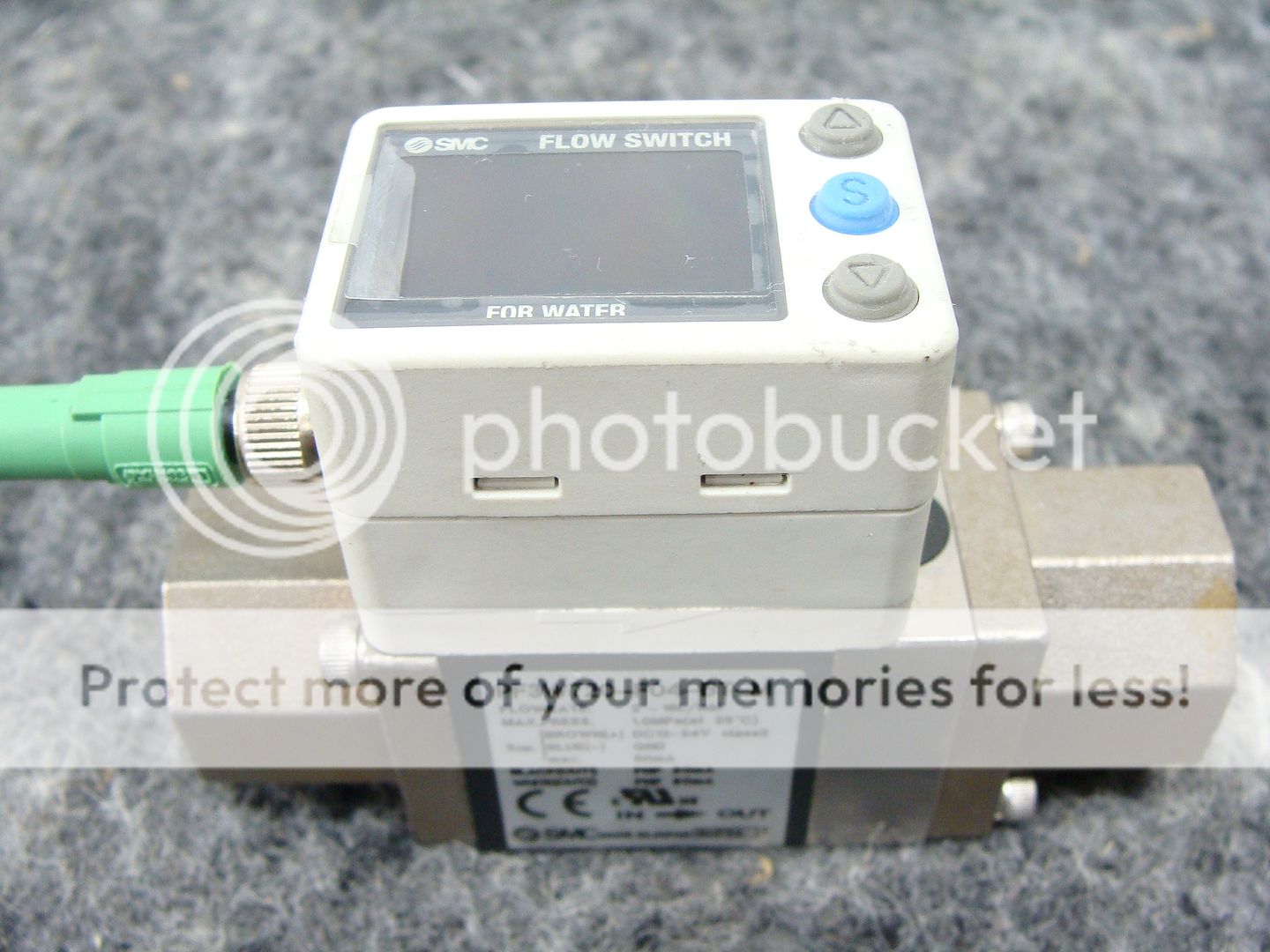 SMC Digital Water Flow Switch PF3W720F04BTM 216 l/mn 1/2" F Ports